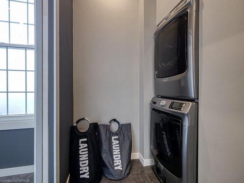213 Delatre Street, Woodstock, ON - Indoor Photo Showing Laundry Room