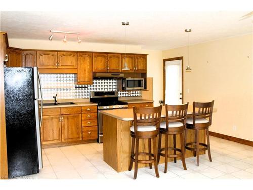 86 Glendale Drive, Tillsonburg, ON - Indoor Photo Showing Kitchen