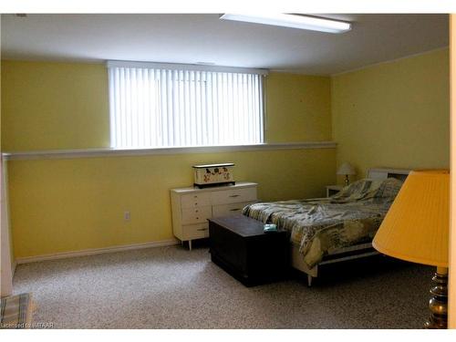 86 Glendale Drive, Tillsonburg, ON - Indoor Photo Showing Bedroom