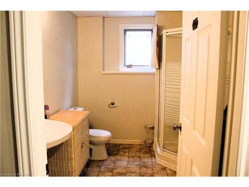 86 Glendale Drive, Tillsonburg, ON - Indoor Photo Showing Bathroom