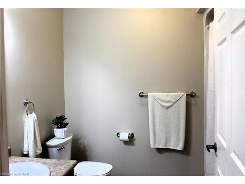 102-80 Bridge Street E, Tillsonburg, ON - Indoor Photo Showing Bathroom