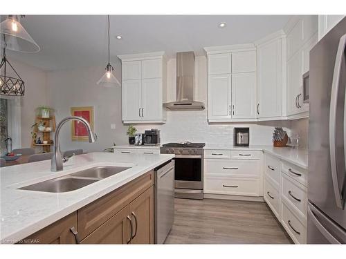 303-5 Wood Haven Dr, Tillsonburg, ON - Indoor Photo Showing Kitchen With Double Sink With Upgraded Kitchen