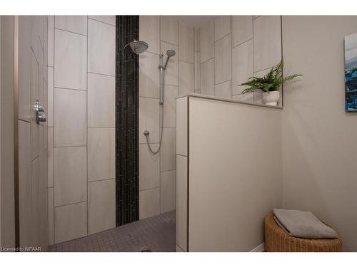 303-5 Wood Haven Dr, Tillsonburg, ON - Indoor Photo Showing Bathroom