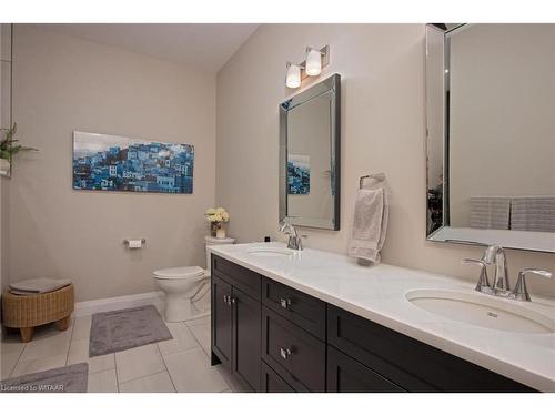 303-5 Wood Haven Dr, Tillsonburg, ON - Indoor Photo Showing Bathroom