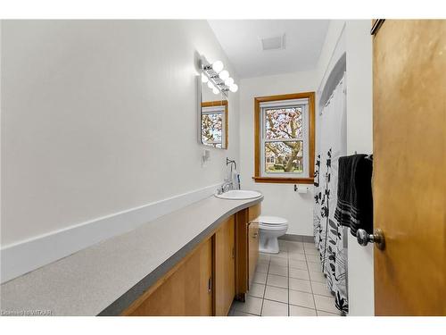 9 Parkwood Drive, Tillsonburg, ON - Indoor Photo Showing Bathroom