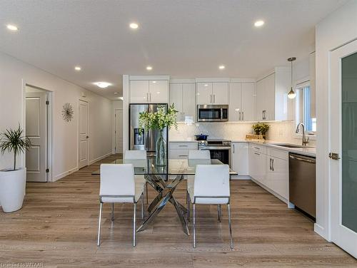 268 Wilson Avenue, Tillsonburg, ON - Indoor Photo Showing Kitchen With Upgraded Kitchen