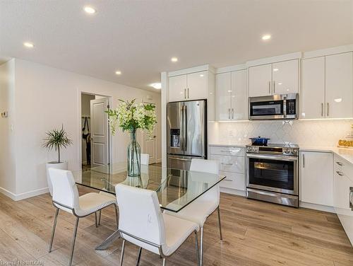 268 Wilson Avenue, Tillsonburg, ON - Indoor Photo Showing Kitchen With Upgraded Kitchen
