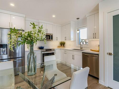 268 Wilson Avenue, Tillsonburg, ON - Indoor Photo Showing Kitchen With Upgraded Kitchen