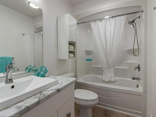 268 Wilson Avenue, Tillsonburg, ON - Indoor Photo Showing Bathroom