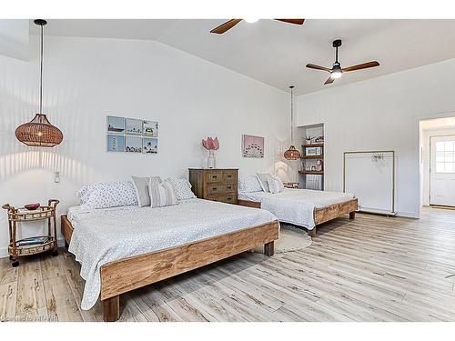 639 Main Street, Sauble Beach, ON - Indoor Photo Showing Bedroom