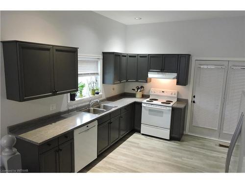 14 Elgin Street W, Norwich, ON - Indoor Photo Showing Kitchen With Double Sink