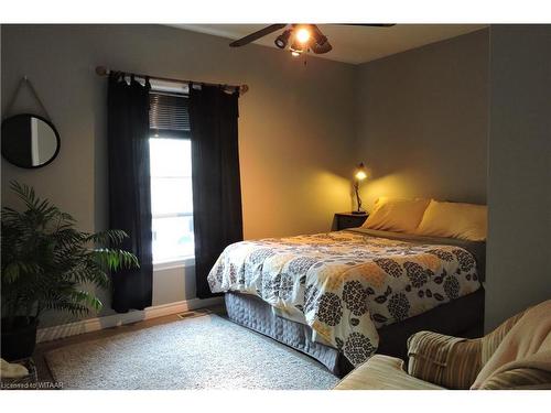 14 Elgin Street W, Norwich, ON - Indoor Photo Showing Bedroom