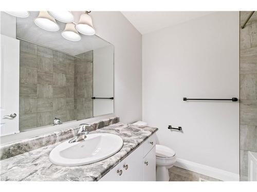 168 Links Crescent, Woodstock, ON - Indoor Photo Showing Bathroom