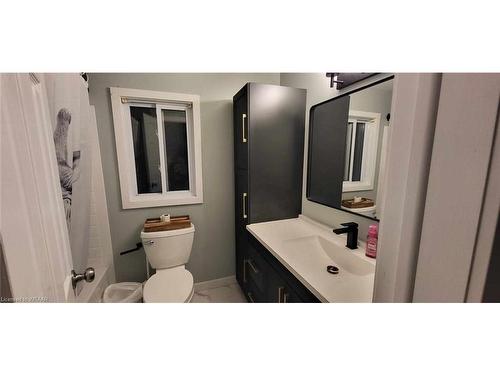 32 Anne Street E, Aylmer, ON - Indoor Photo Showing Bathroom