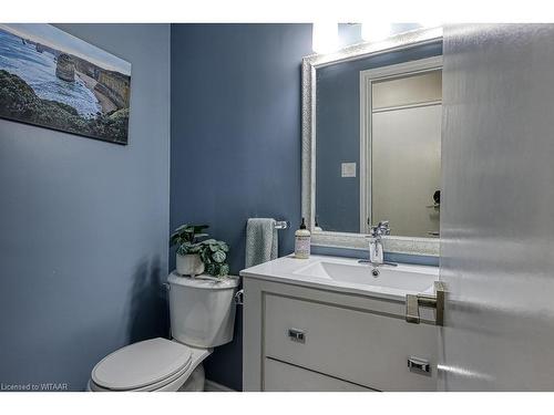 1140 Tupper Gardens, Woodstock, ON - Indoor Photo Showing Bathroom