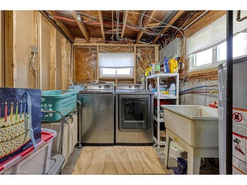 1140 Tupper Gardens, Woodstock, ON - Indoor Photo Showing Laundry Room