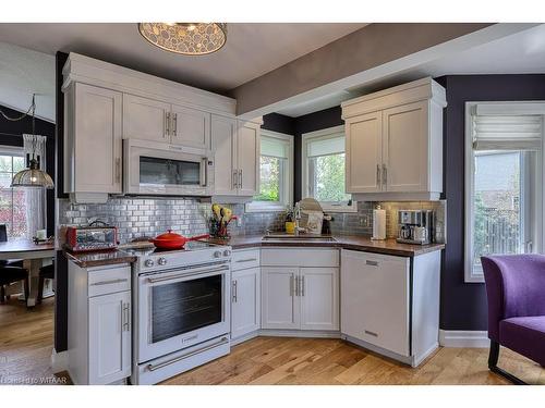 244 Falcon Drive, Woodstock, ON - Indoor Photo Showing Kitchen