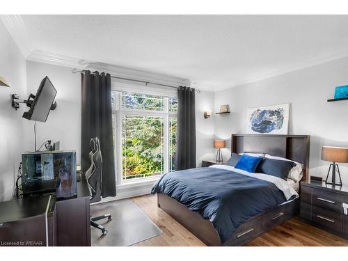 5067 Hamilton Road, Dorchester, ON - Indoor Photo Showing Bedroom