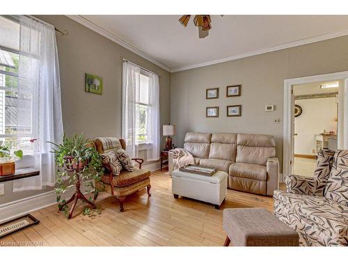 143 George Street, Thamesford, ON - Indoor Photo Showing Living Room