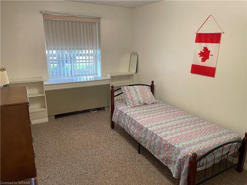 105-75 Bridge Street, Tillsonburg, ON - Indoor Photo Showing Bedroom