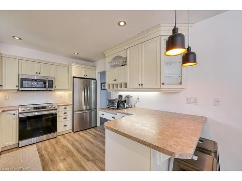 29 Finlayson Drive, Thamesford, ON - Indoor Photo Showing Kitchen With Stainless Steel Kitchen