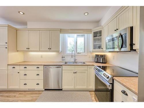 29 Finlayson Drive, Thamesford, ON - Indoor Photo Showing Kitchen With Stainless Steel Kitchen With Double Sink