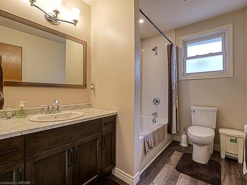 303 Macdonald Drive, Woodstock, ON - Indoor Photo Showing Bathroom