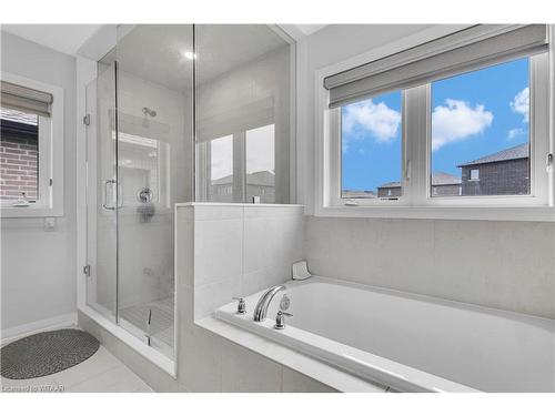 69 Mackay Drive, Woodstock, ON - Indoor Photo Showing Bathroom