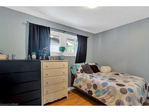 26 Glendale Drive, Tillsonburg, ON - Indoor Photo Showing Bedroom