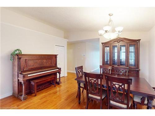 807 Stonegate Drive, Woodstock, ON - Indoor Photo Showing Dining Room