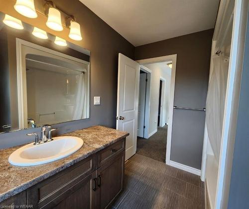 58 Pearl Street, Tillsonburg, ON - Indoor Photo Showing Bathroom