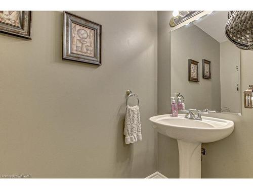 8 Norsworthy Lane, Ingersoll, ON - Indoor Photo Showing Bathroom