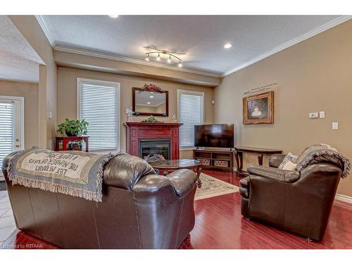 8 Norsworthy Lane, Ingersoll, ON - Indoor Photo Showing Living Room With Fireplace