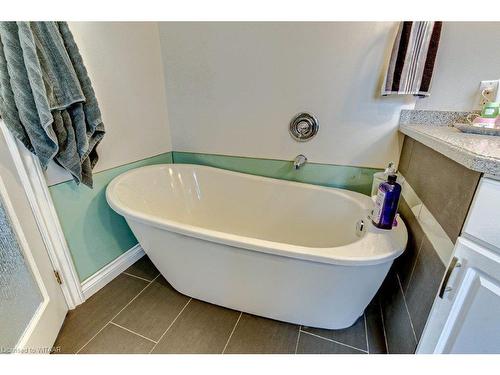 2597 Nixon Road, Simcoe, ON - Indoor Photo Showing Bathroom