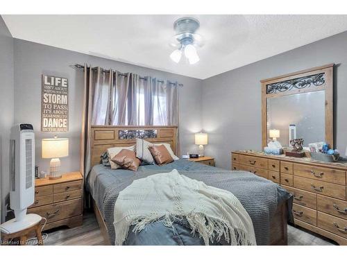 253 Beattie Street, Strathroy, ON - Indoor Photo Showing Bedroom