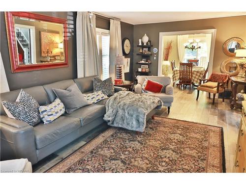 513 King Street, Woodstock, ON - Indoor Photo Showing Living Room