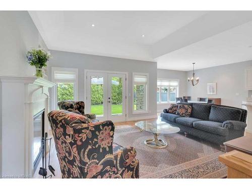 6 Wood Haven Drive Drive, Tillsonburg, ON - Indoor Photo Showing Living Room