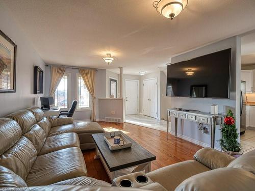20 Langrell Avenue, Tillsonburg, ON - Indoor Photo Showing Living Room