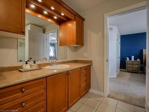20 Langrell Avenue, Tillsonburg, ON - Indoor Photo Showing Bathroom