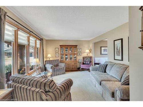 20 Devon Court, Tillsonburg, ON - Indoor Photo Showing Living Room