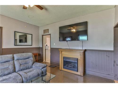 204 Charles Street E, Ingersoll, ON - Indoor Photo Showing Living Room With Fireplace