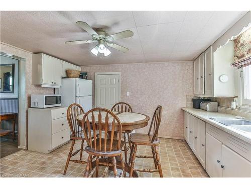 204 Charles Street E, Ingersoll, ON - Indoor Photo Showing Kitchen