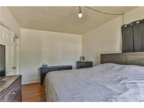 204 Charles Street E, Ingersoll, ON - Indoor Photo Showing Bedroom