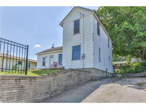 204 Charles Street E, Ingersoll, ON - Outdoor