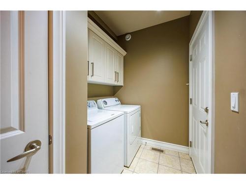 102-5 Wood Haven Drive, Tillsonburg, ON - Indoor Photo Showing Laundry Room