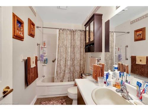 18 Hawkins Crescent, Tillsonburg, ON - Indoor Photo Showing Bathroom