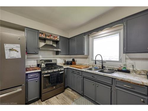 33 North Street W, Tillsonburg, ON - Indoor Photo Showing Kitchen With Double Sink