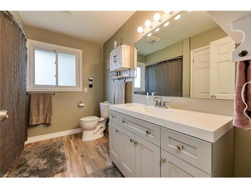 33 North Street W, Tillsonburg, ON - Indoor Photo Showing Bathroom