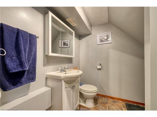 33 North Street W, Tillsonburg, ON - Indoor Photo Showing Bathroom