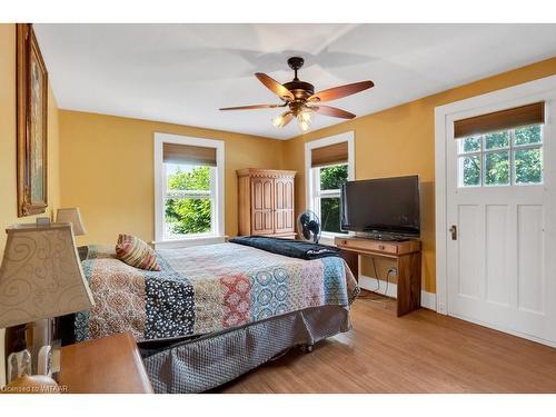 10 Sanders Street, Tillsonburg, ON - Indoor Photo Showing Bedroom